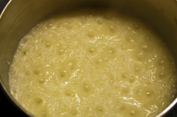 Rice craters after boiling