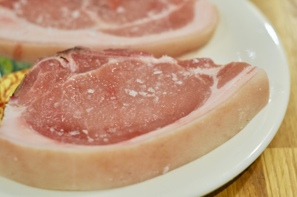 Pork chops seasoned